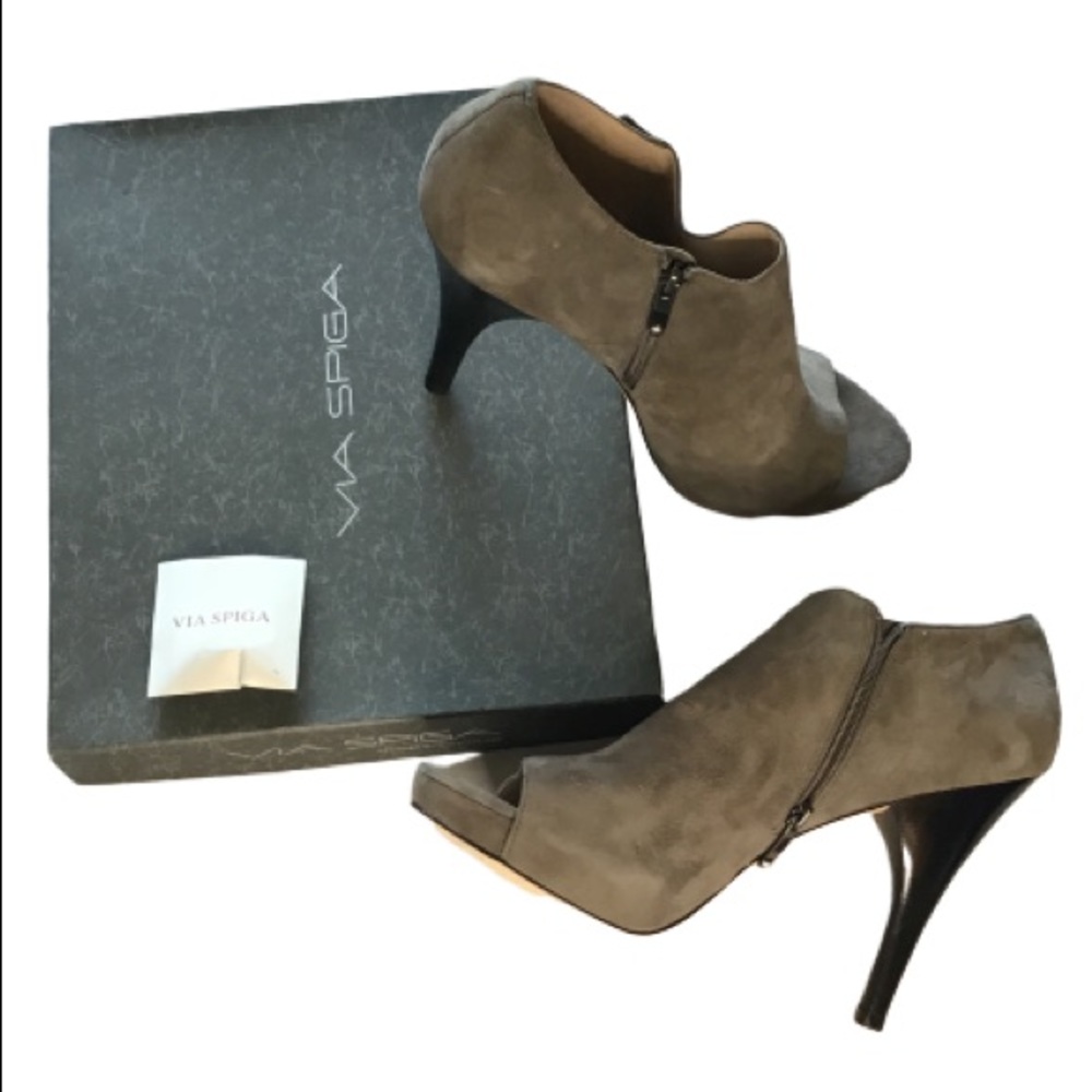 NWT! Stunning Via Spiga open-toe booties - Size 11